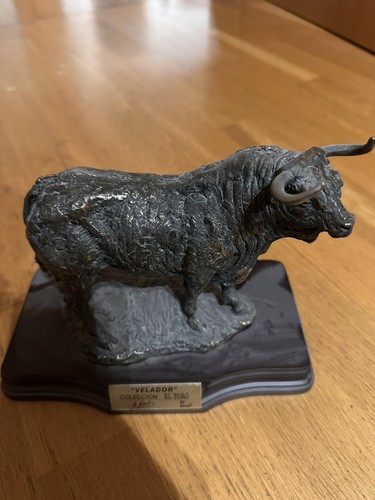 Stier skulptur velador - skulptur,