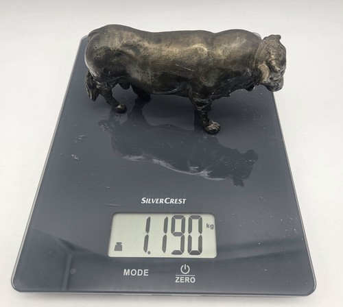 Alte bronzefigur bulle - bulle,, rind